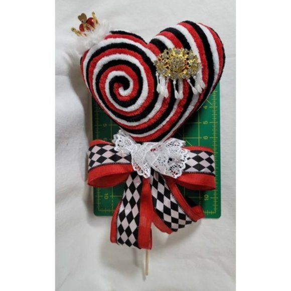 Hearts Decorative Velvety Yarn Red, Black‎ & White Heart w Crown Lollipop & Gold - Picture 3 of 4